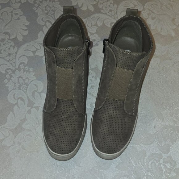 Journee Clara Wedge Sneaker ~ Taupe 8.5 - Picture 4 of 9